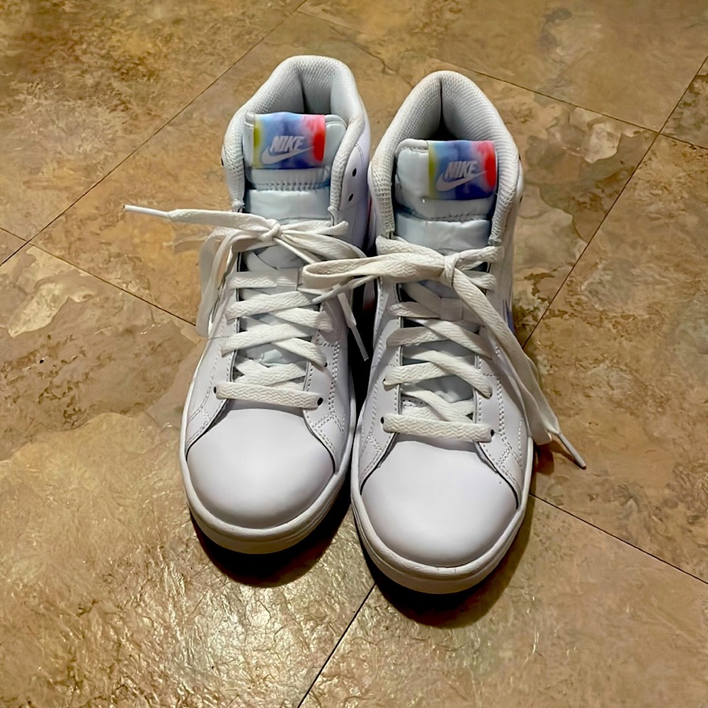 Nike court royale 2 NWOT